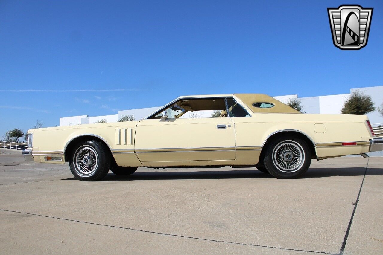 Lincoln-Continental-1977-Yellow-Yellow-72174-7