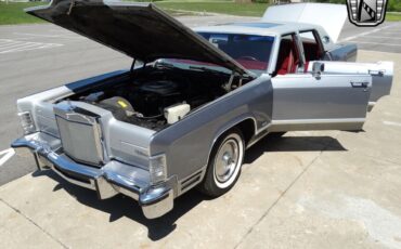 Lincoln-Continental-1979-Gray-Red-100669-11