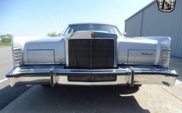 Lincoln-Continental-1979-Gray-Red-100669-2