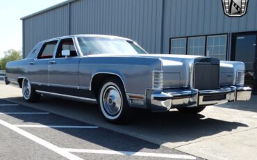 Lincoln-Continental-1979-Gray-Red-100669-9