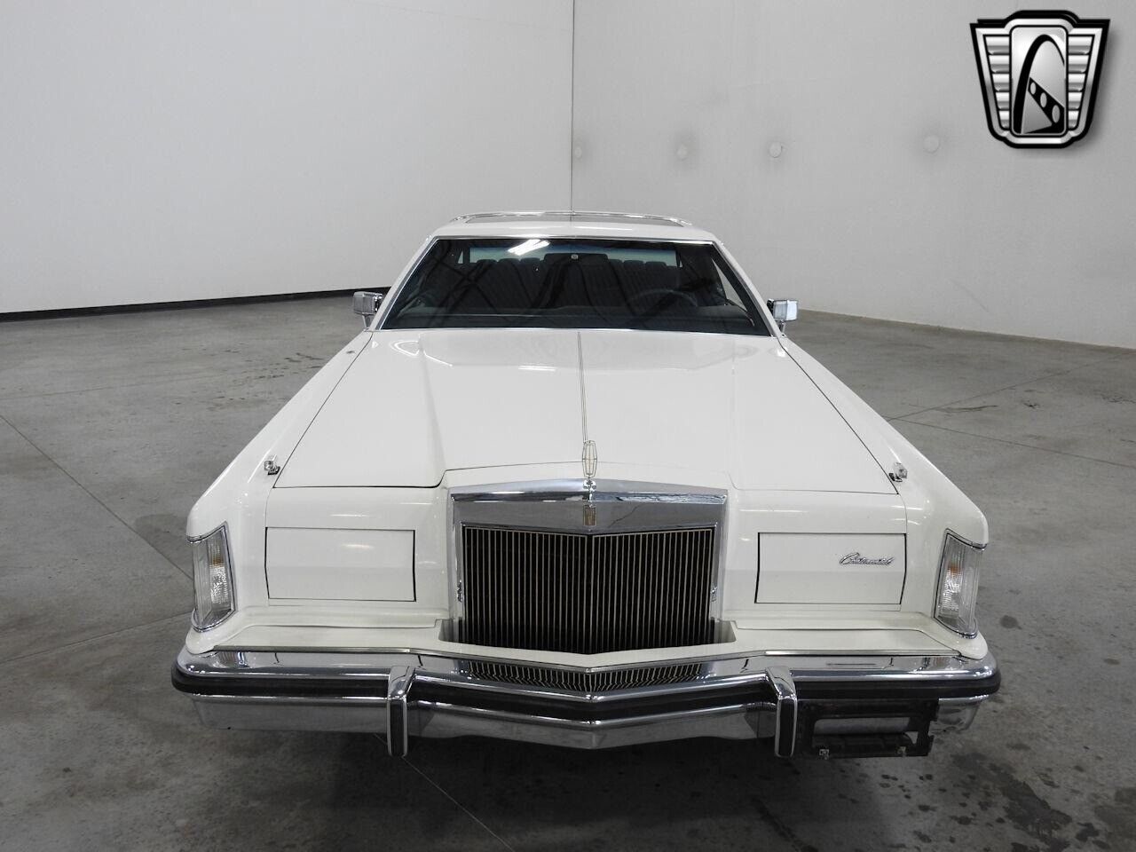 Lincoln-Continental-1979-White-Blue-82516-3