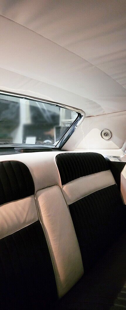 Lincoln-Continental-Berline-1966-Black-White-173809-2