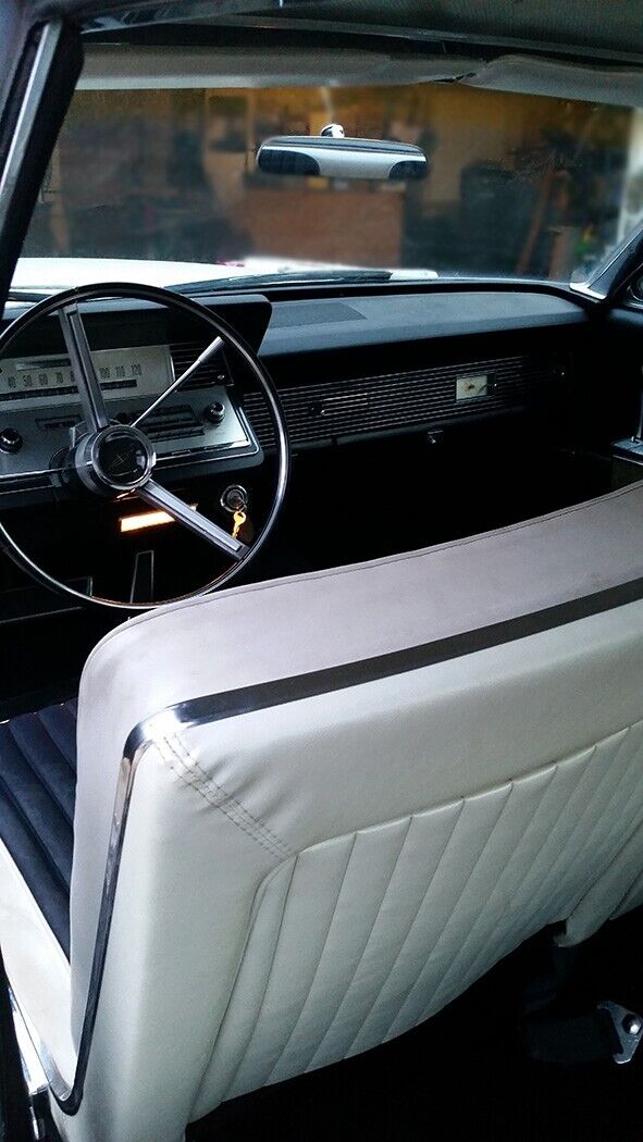 Lincoln-Continental-Berline-1966-Black-White-173809-5