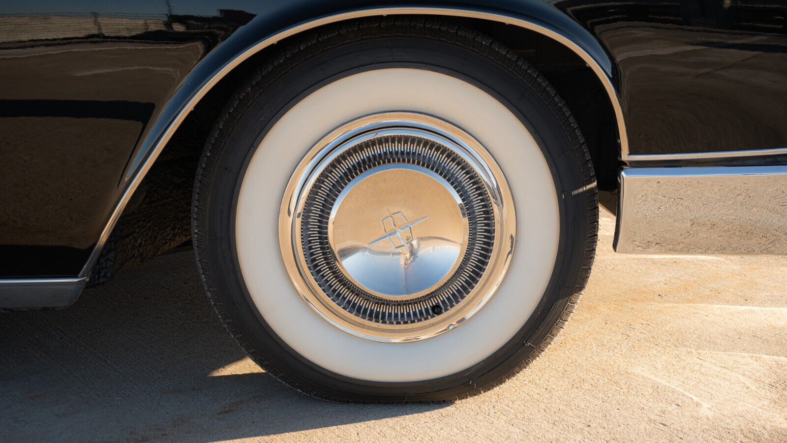 Lincoln-Continental-Cabriolet-1967-Black-Black-105871-16