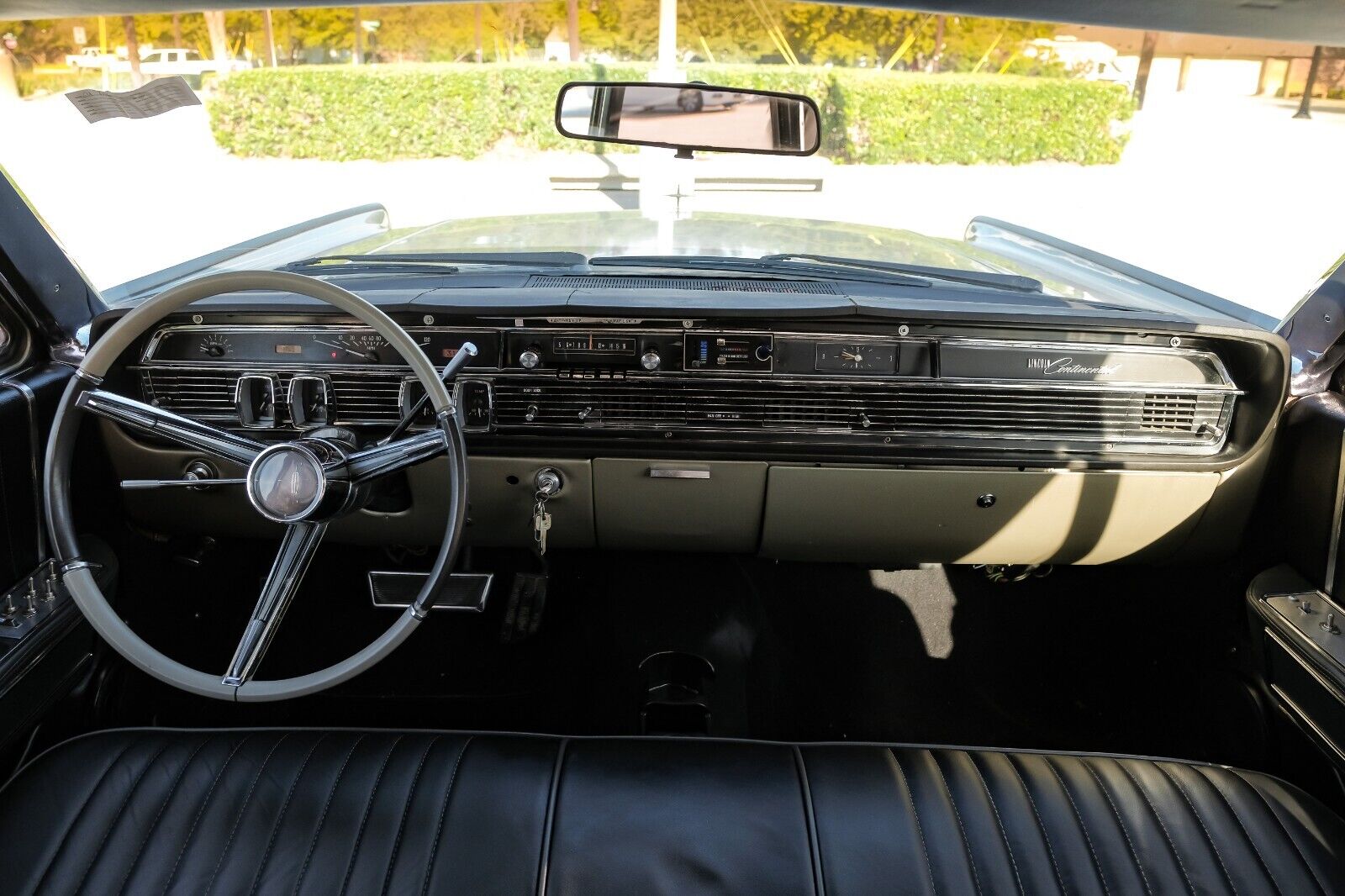 Lincoln-Continental-Coupe-1964-161-22