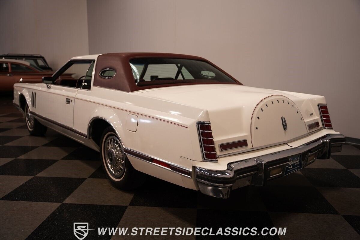 Lincoln-Continental-Coupe-1977-White-Red-122032-12