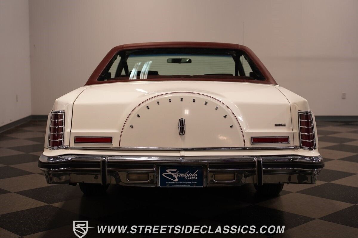 Lincoln-Continental-Coupe-1977-White-Red-122032-13