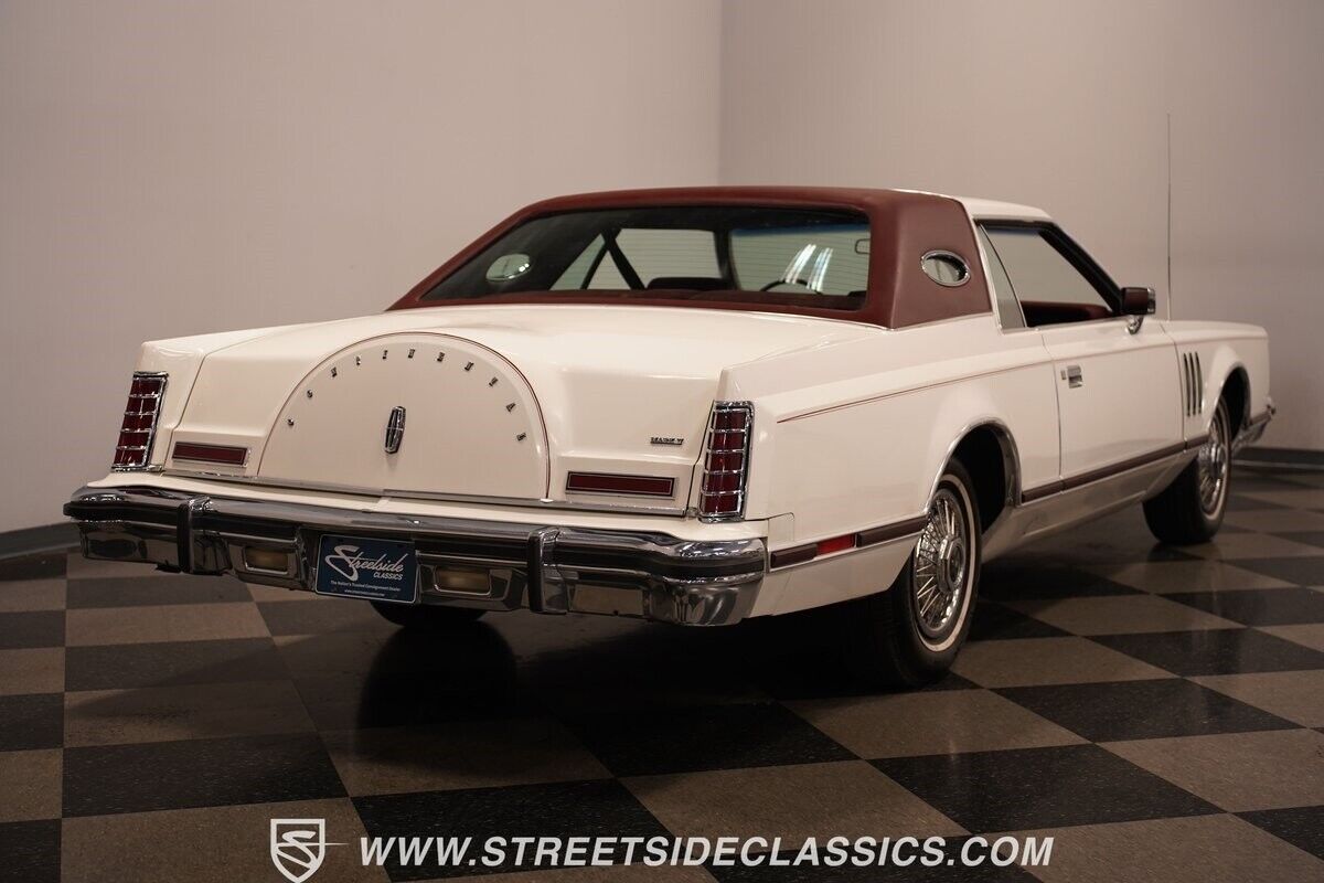 Lincoln-Continental-Coupe-1977-White-Red-122032-14