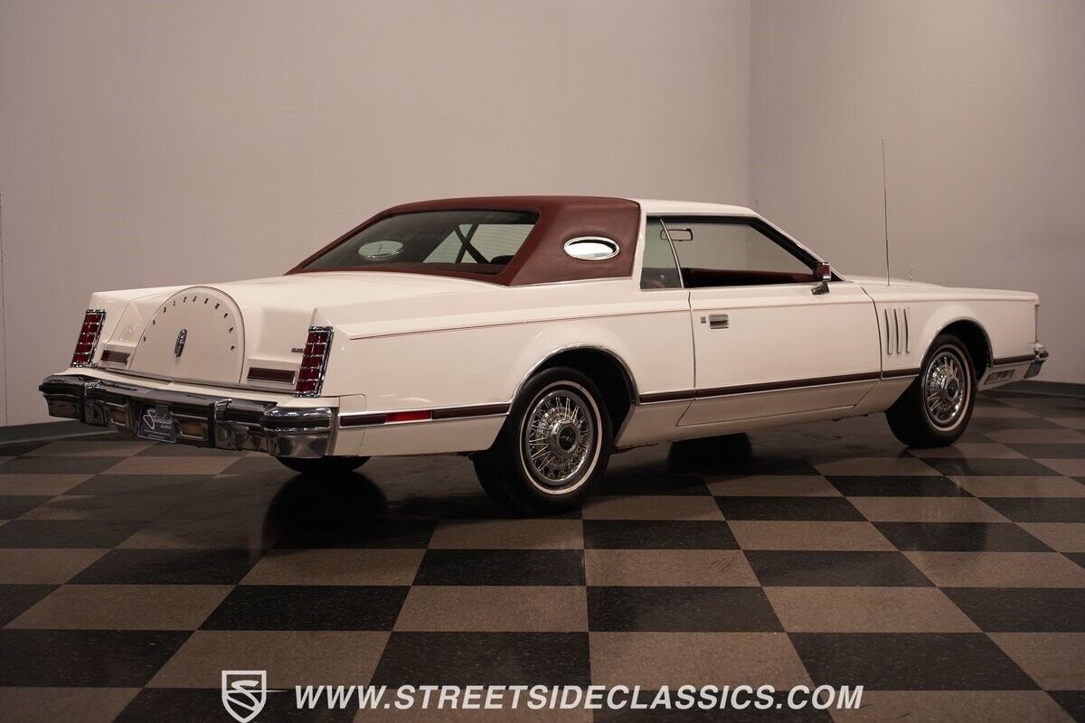 Lincoln-Continental-Coupe-1977-White-Red-122032-15