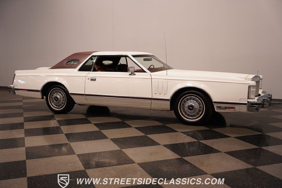 Lincoln-Continental-Coupe-1977-White-Red-122032-18