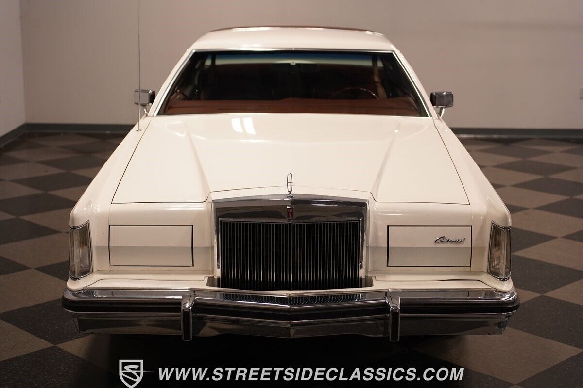 Lincoln-Continental-Coupe-1977-White-Red-122032-21