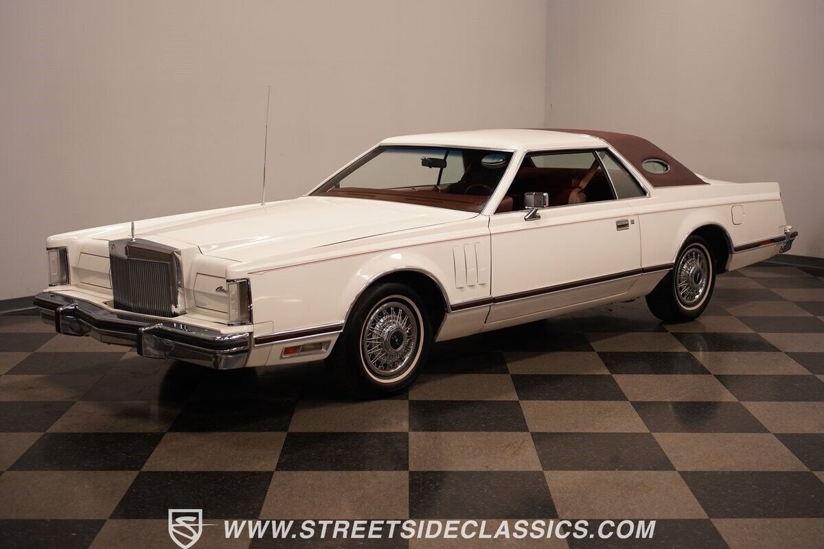 Lincoln-Continental-Coupe-1977-White-Red-122032-22