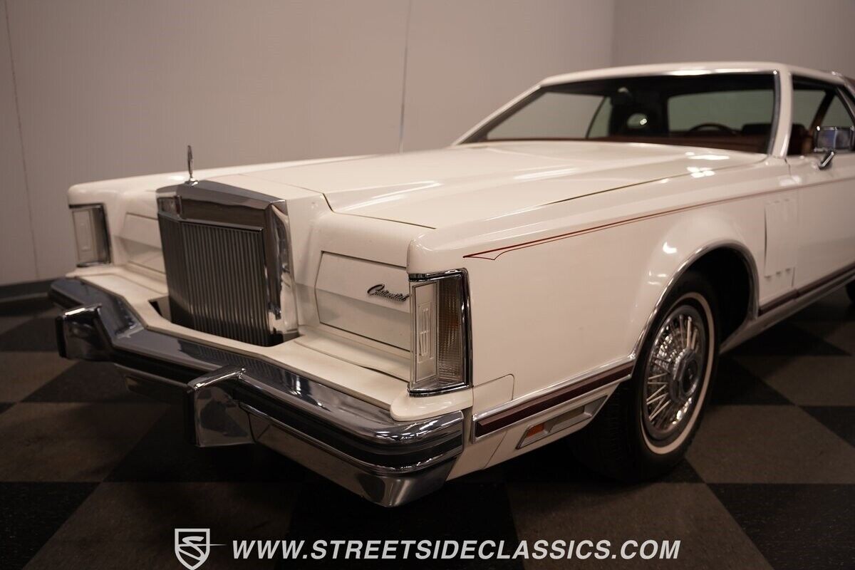 Lincoln-Continental-Coupe-1977-White-Red-122032-23