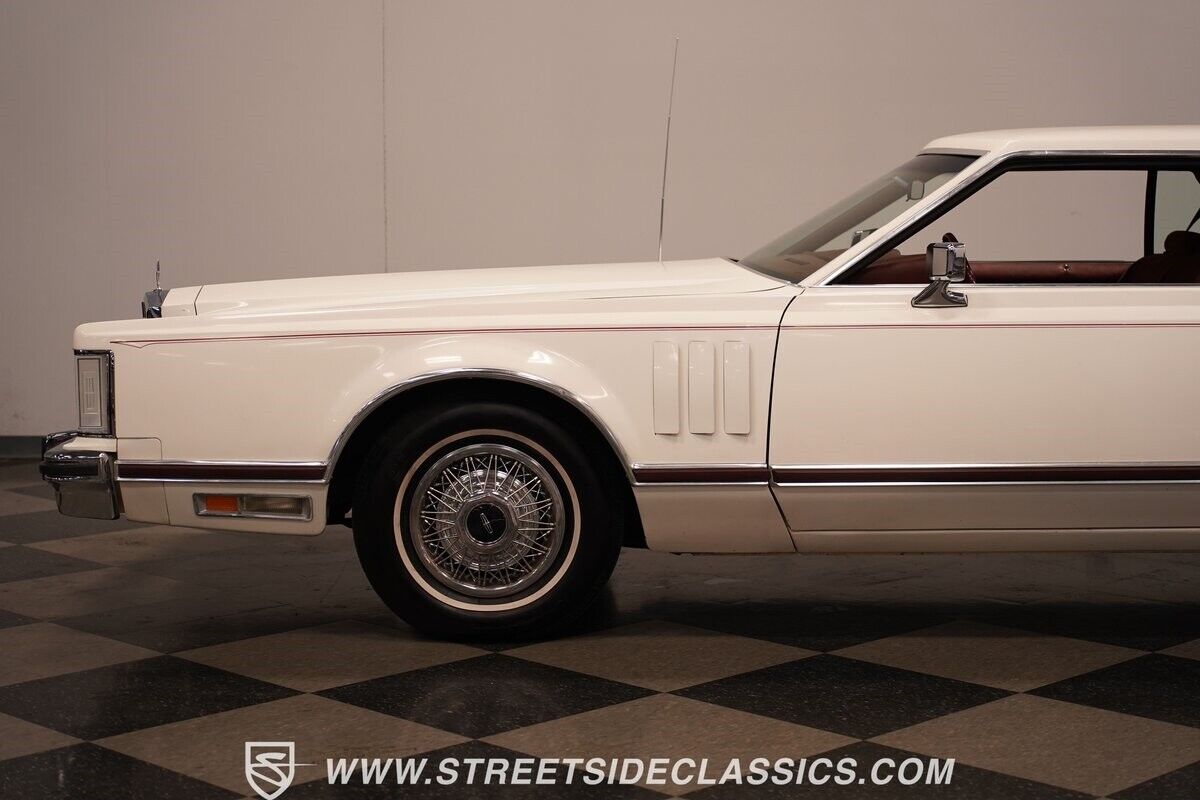 Lincoln-Continental-Coupe-1977-White-Red-122032-25