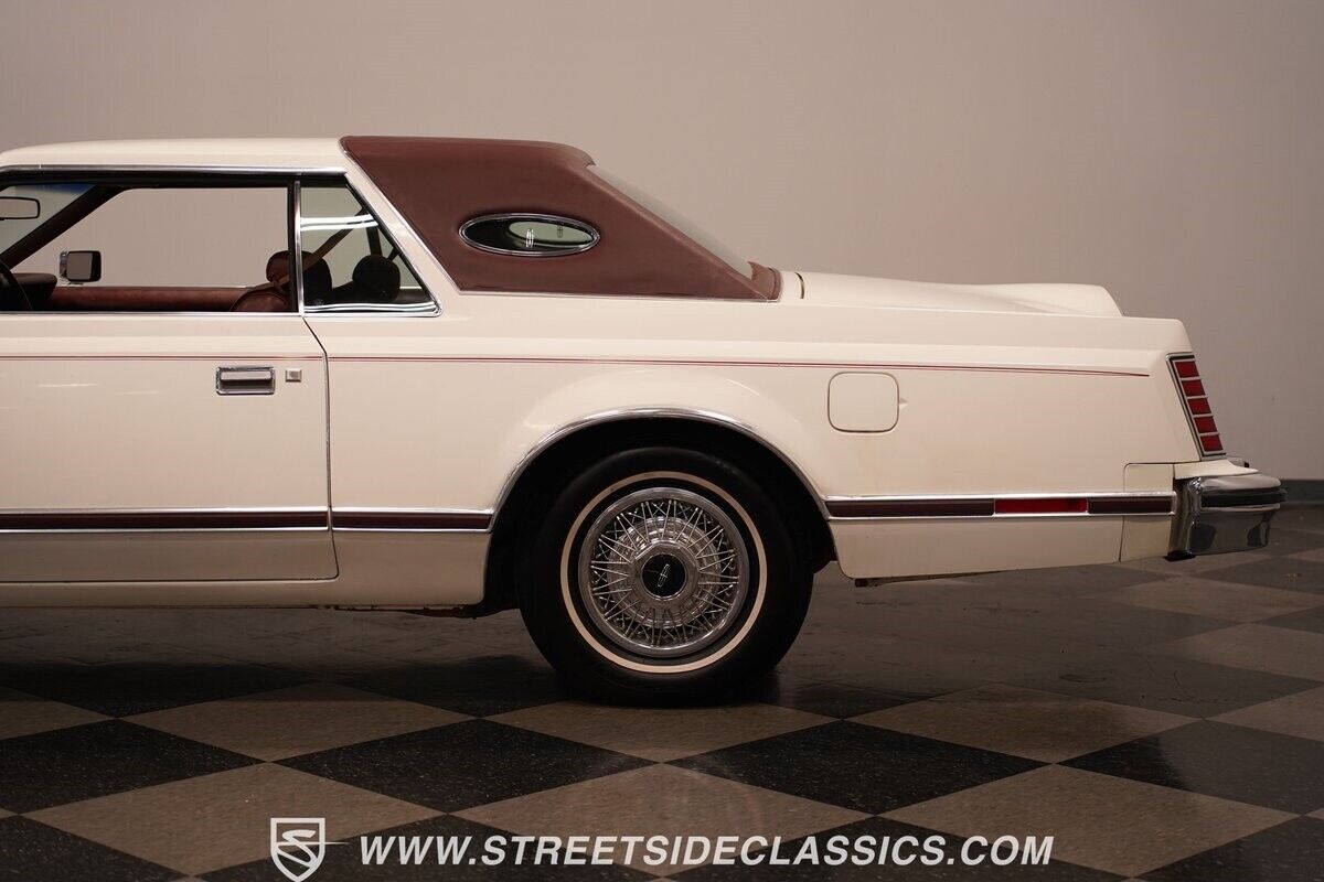 Lincoln-Continental-Coupe-1977-White-Red-122032-26