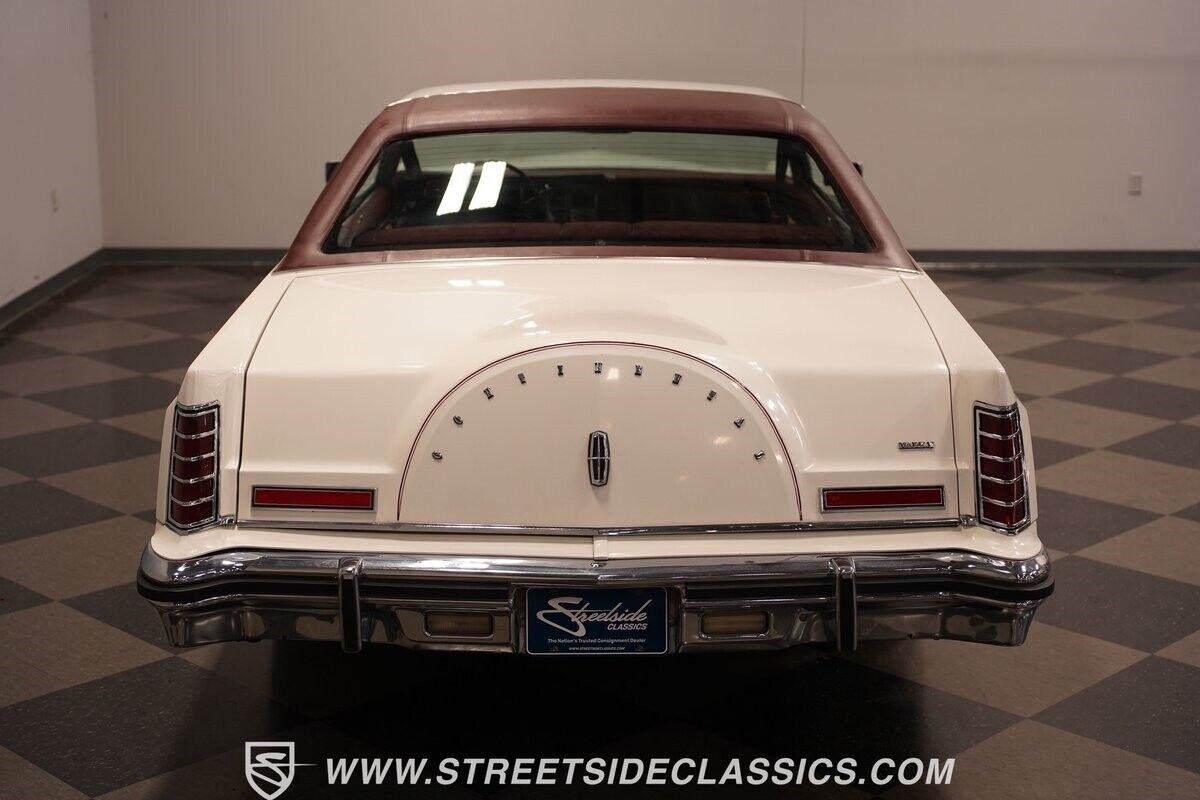 Lincoln-Continental-Coupe-1977-White-Red-122032-28