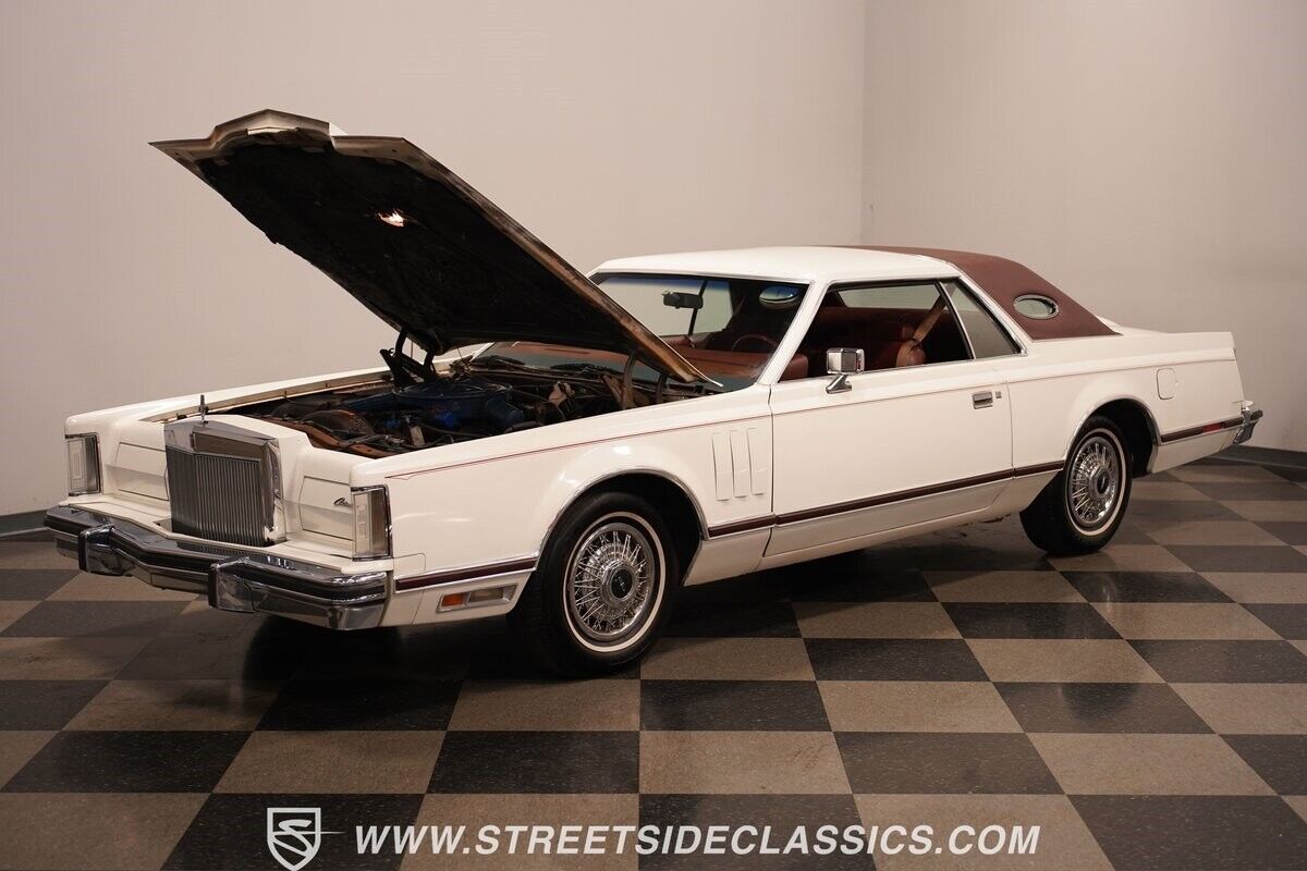 Lincoln-Continental-Coupe-1977-White-Red-122032-35