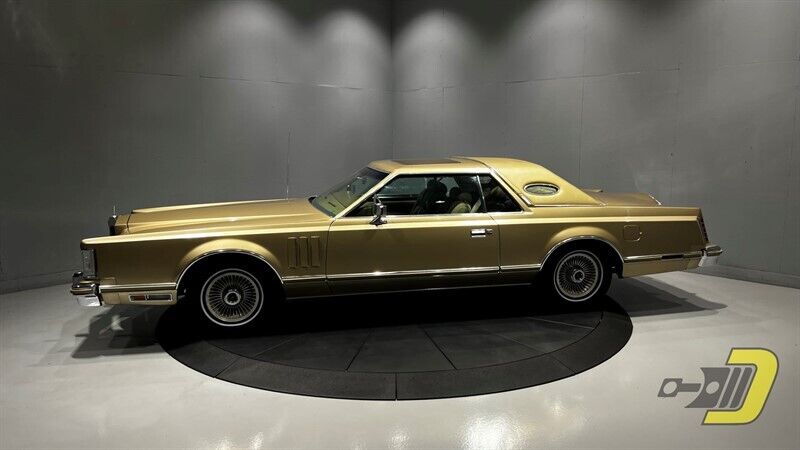 Lincoln-Continental-Coupe-1978-Gold-Gold-128825-1