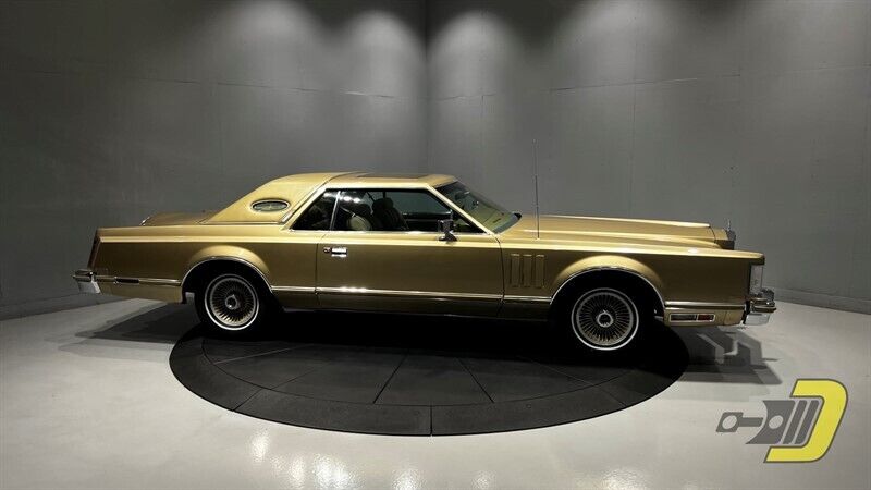 Lincoln-Continental-Coupe-1978-Gold-Gold-128825-10