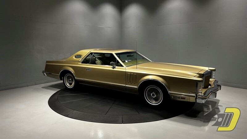 Lincoln-Continental-Coupe-1978-Gold-Gold-128825-11