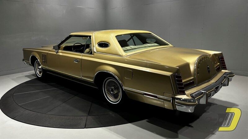 Lincoln-Continental-Coupe-1978-Gold-Gold-128825-29