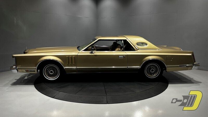 Lincoln-Continental-Coupe-1978-Gold-Gold-128825-30