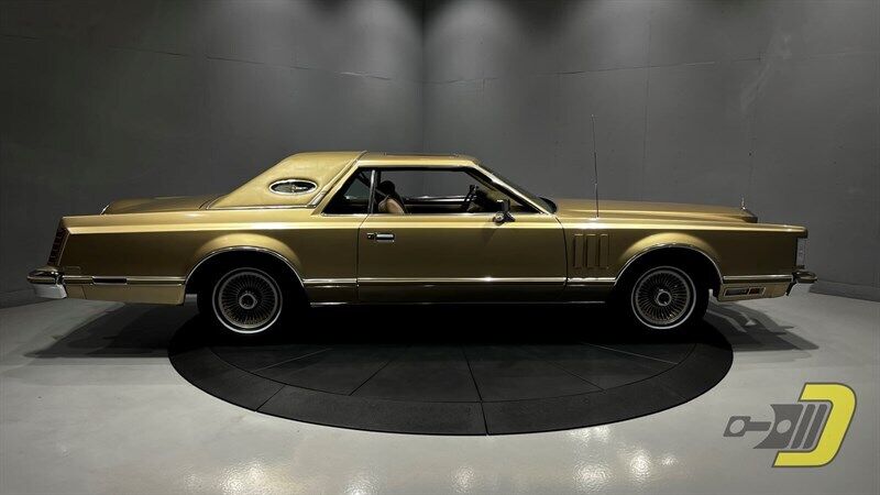 Lincoln-Continental-Coupe-1978-Gold-Gold-128825-31