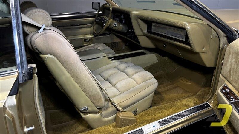 Lincoln-Continental-Coupe-1978-Gold-Gold-128825-39