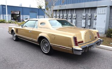 Lincoln-Continental-Coupe-1979-Gold-Gold-92077-2