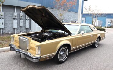 Lincoln-Continental-Coupe-1979-Gold-Gold-92077-22