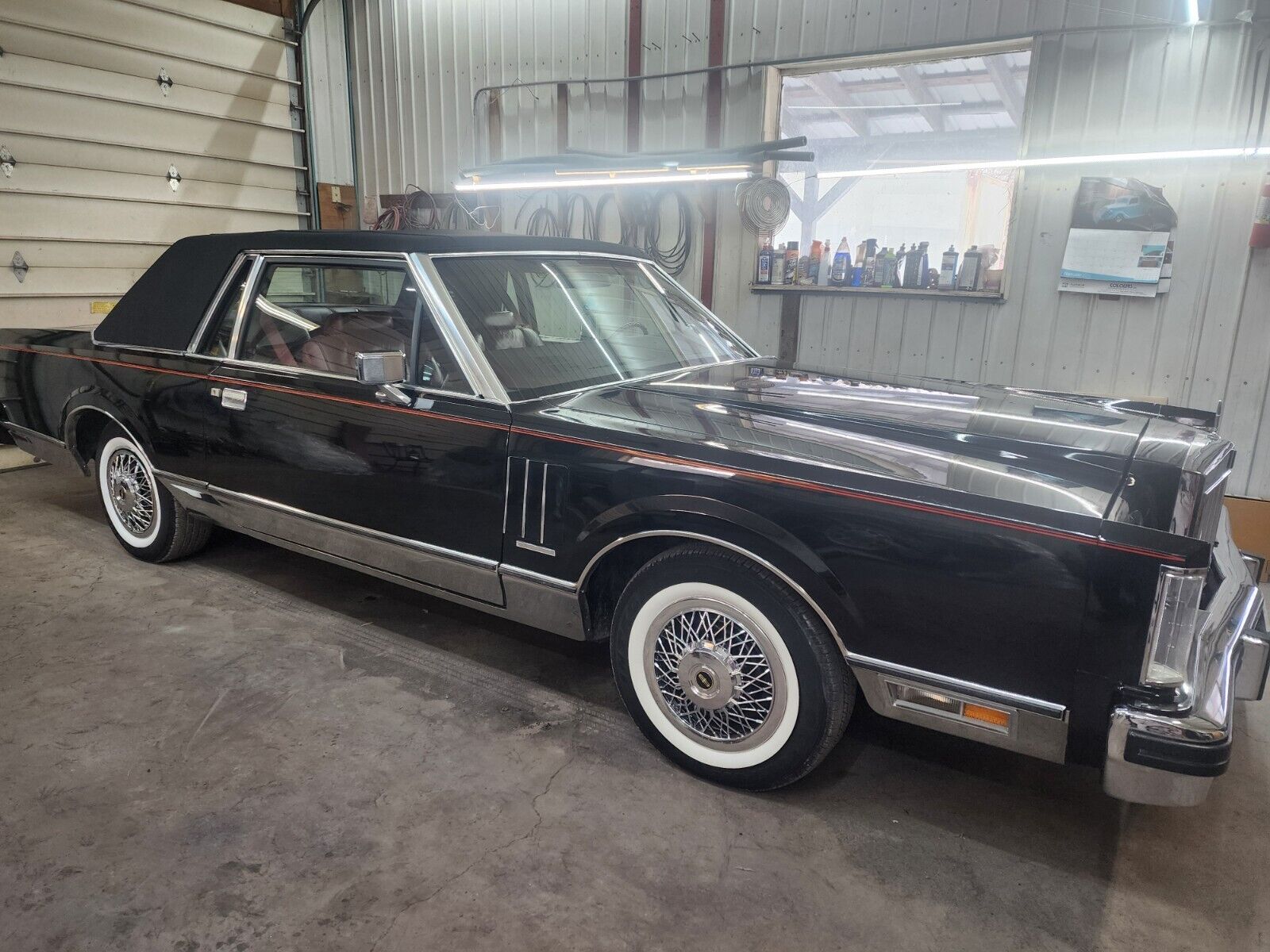 Lincoln-Continental-Coupe-1981-Black-Red-16093-13