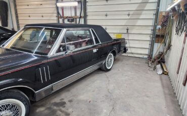 Lincoln-Continental-Coupe-1981-Black-Red-16093-2