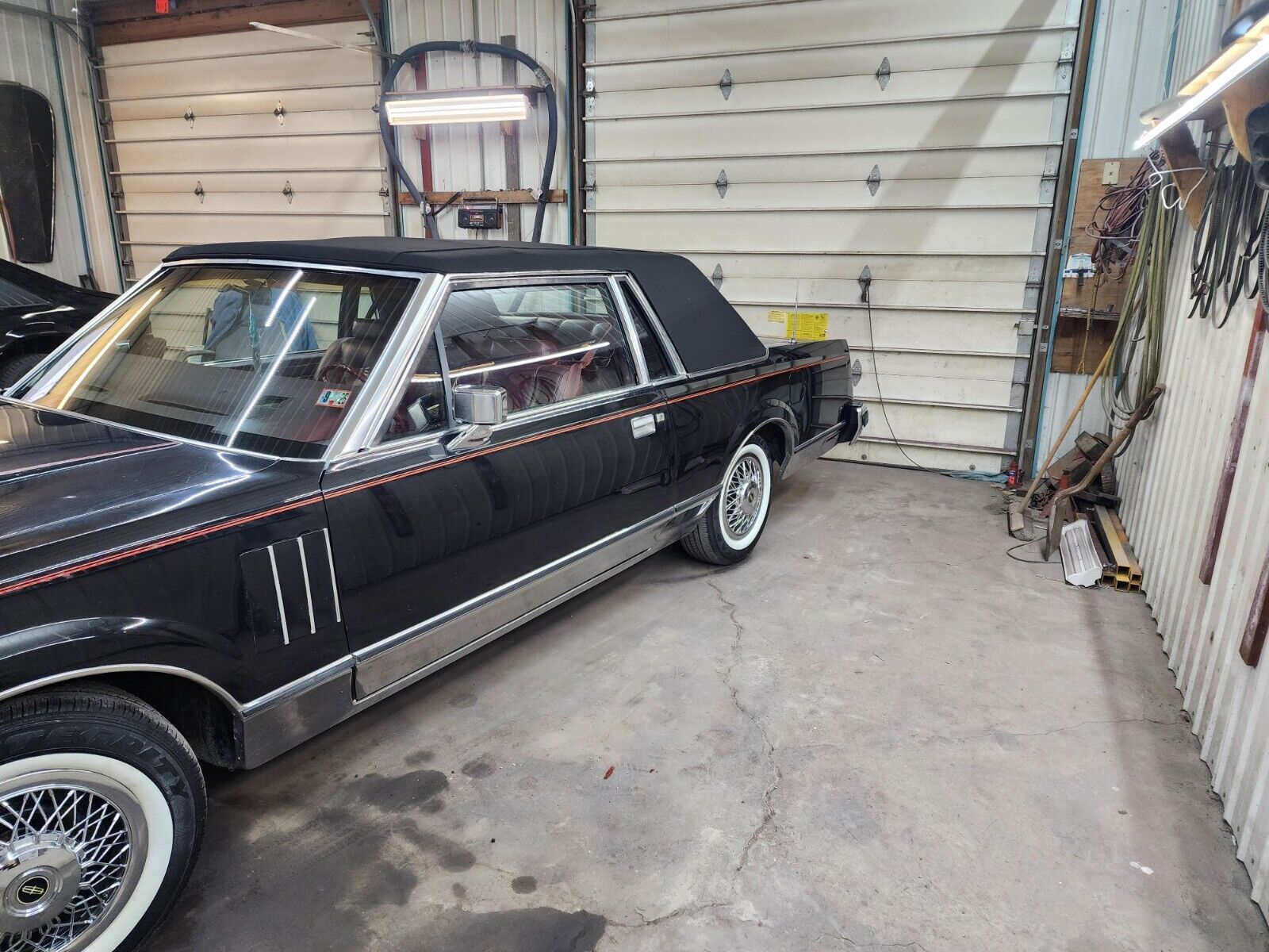 Lincoln-Continental-Coupe-1981-Black-Red-16093-2