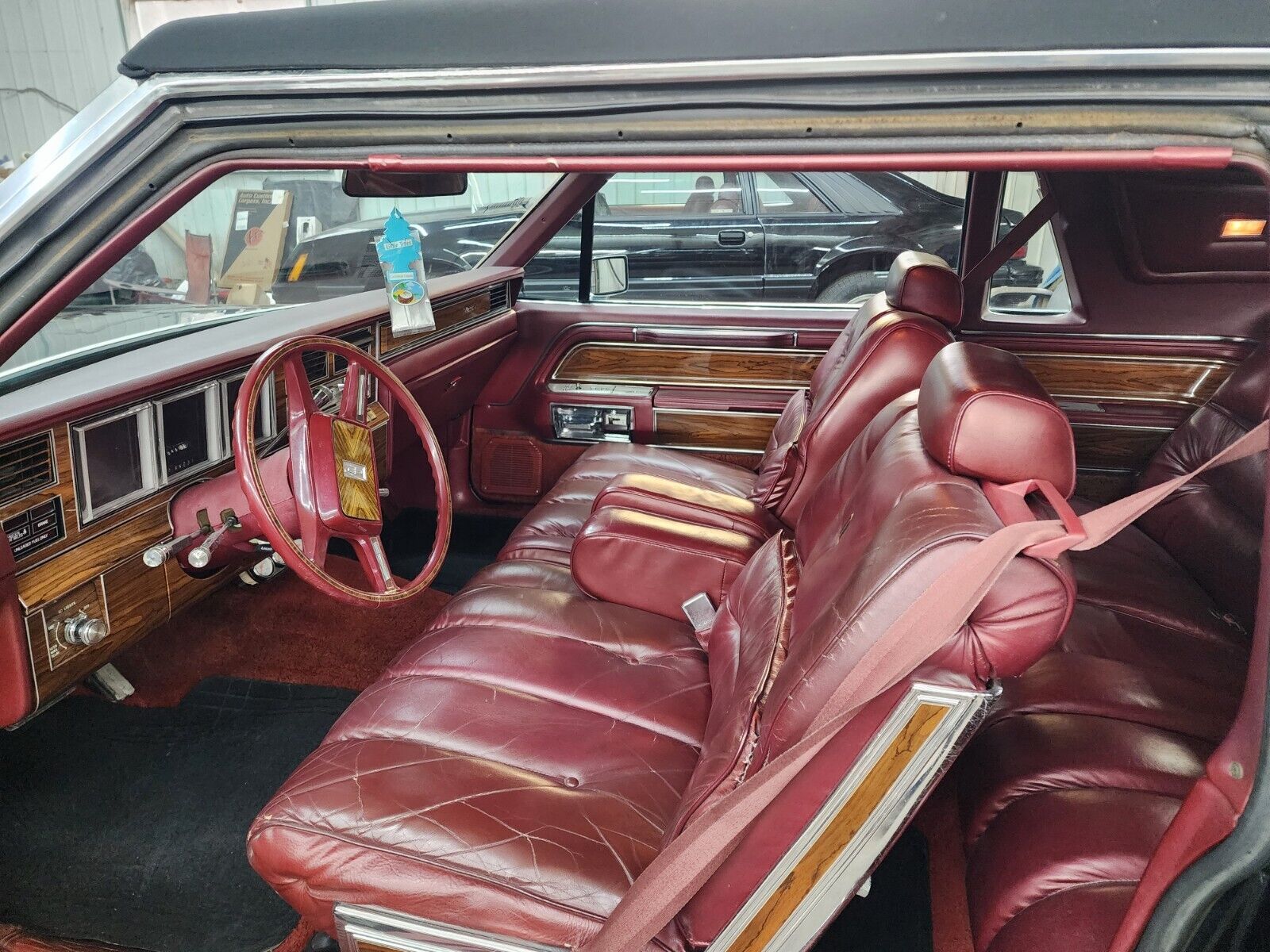 Lincoln-Continental-Coupe-1981-Black-Red-16093-6