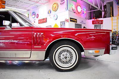 Lincoln-Continental-Coupe-1983-Burgundy-Burgundy-32308-9