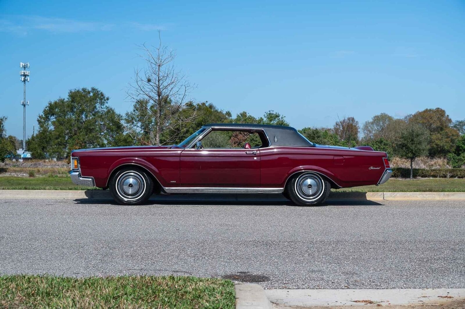 Lincoln-Continental-Mark-III-1970-Burgundy-Maroon-24748-1