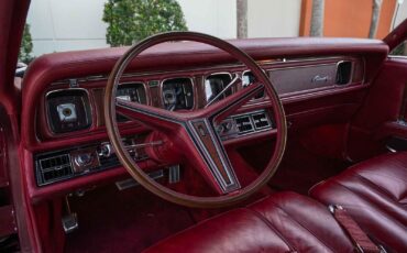 Lincoln-Continental-Mark-III-1970-Burgundy-Maroon-24748-10