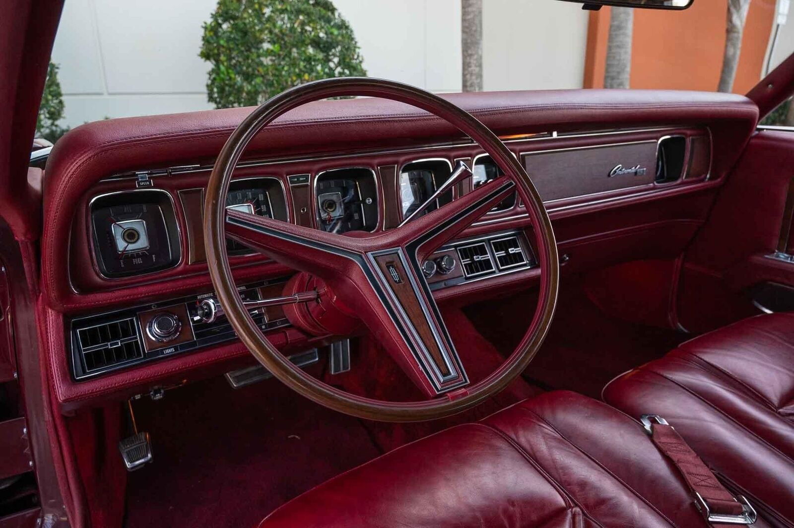 Lincoln-Continental-Mark-III-1970-Burgundy-Maroon-24748-10