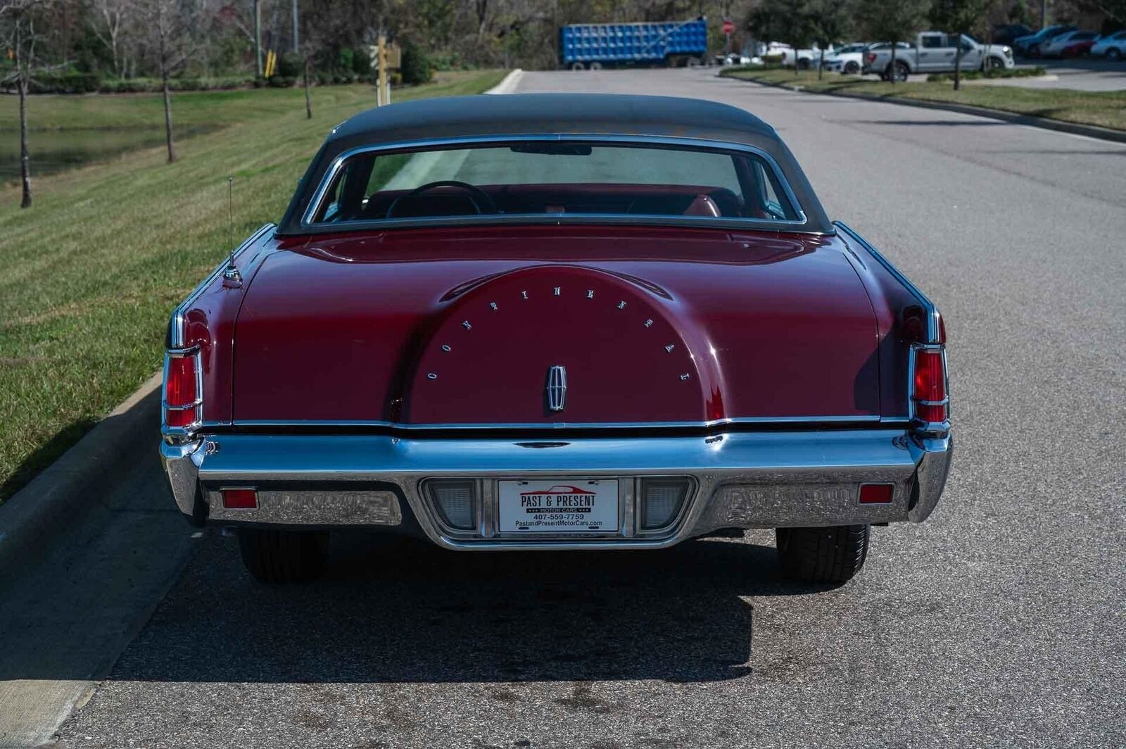 Lincoln-Continental-Mark-III-1970-Burgundy-Maroon-24748-4