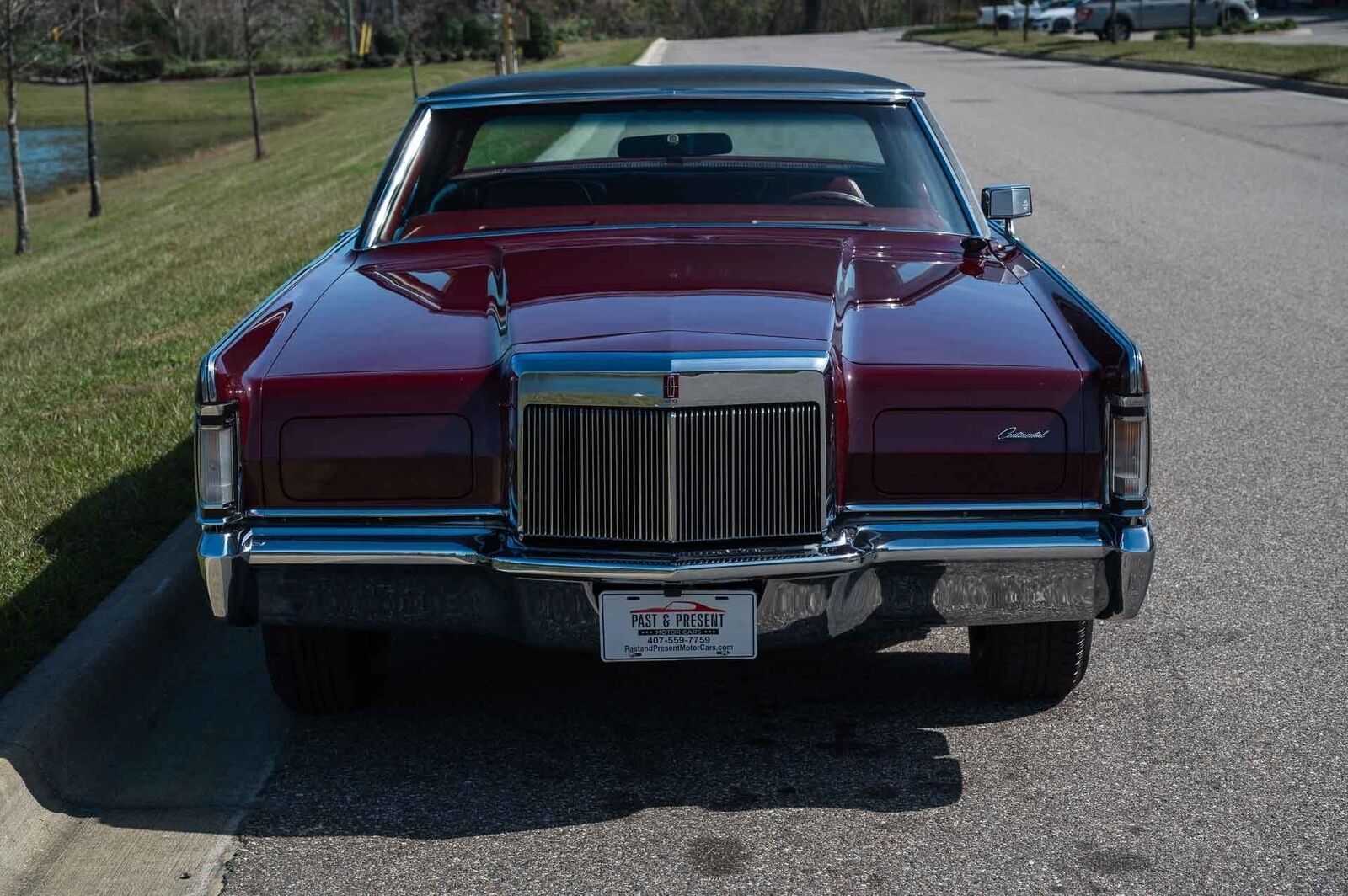 Lincoln-Continental-Mark-III-1970-Burgundy-Maroon-24748-9