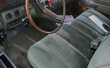 Lincoln-Continental-town-car-1974-green-136002-1