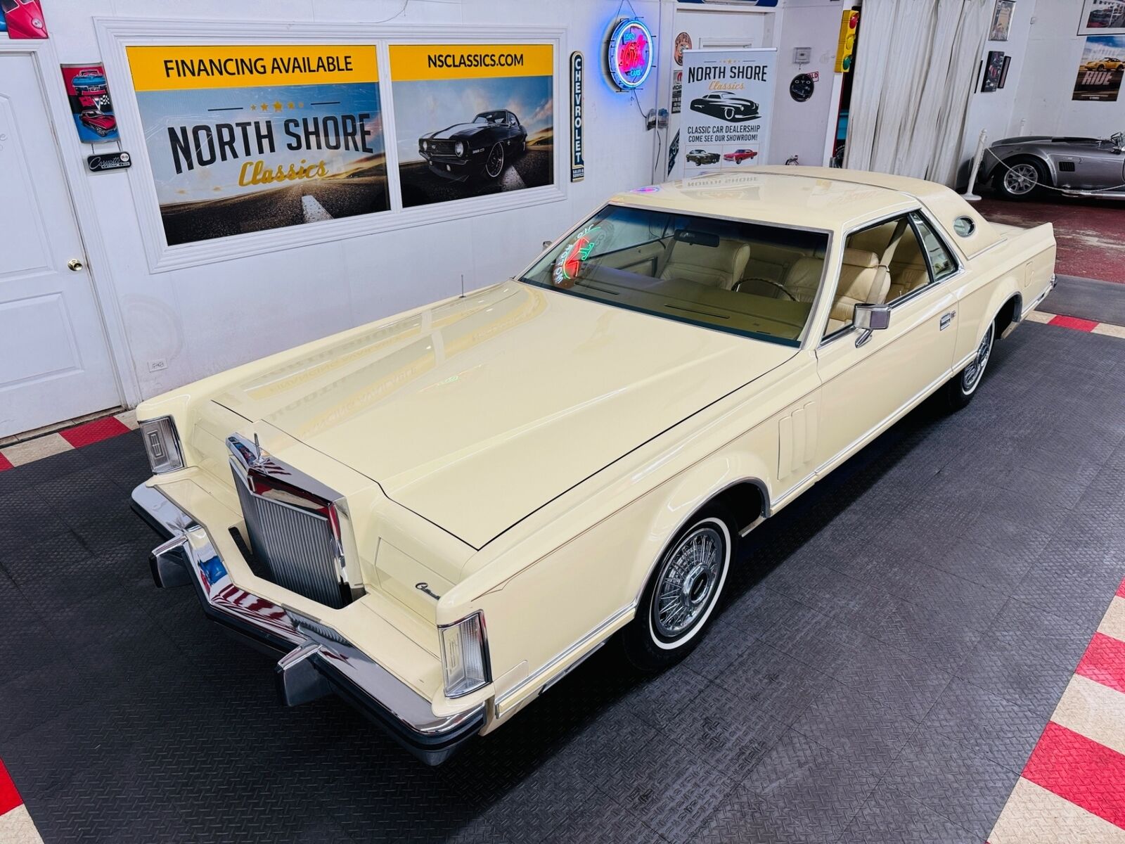 Lincoln-Mark-Series-1979-Cream-Tan-58530-17