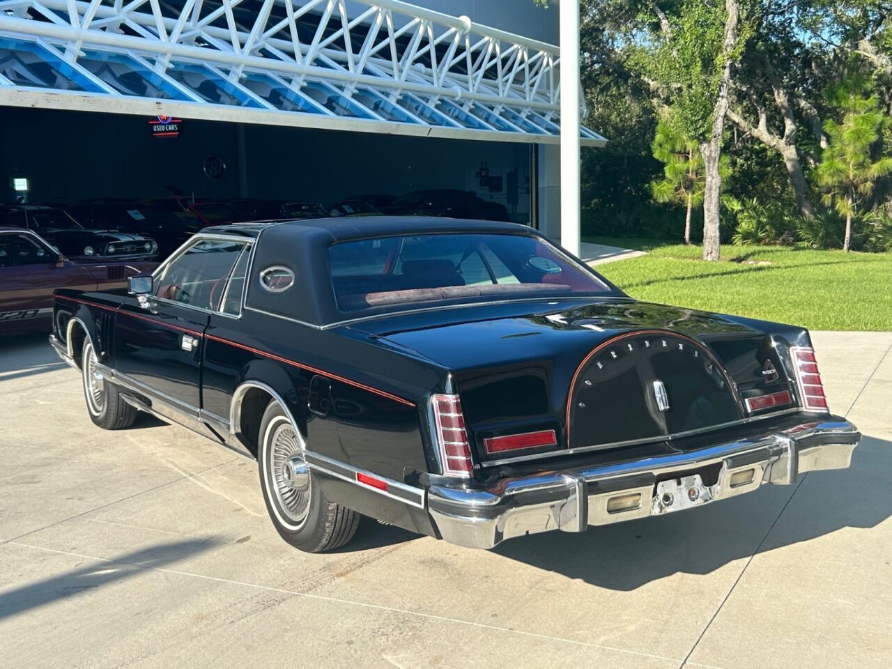 Lincoln-Mark-Series-Coupe-1979-Black-Red-70134-10