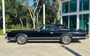 Lincoln-Mark-Series-Coupe-1979-Black-Red-70134-11