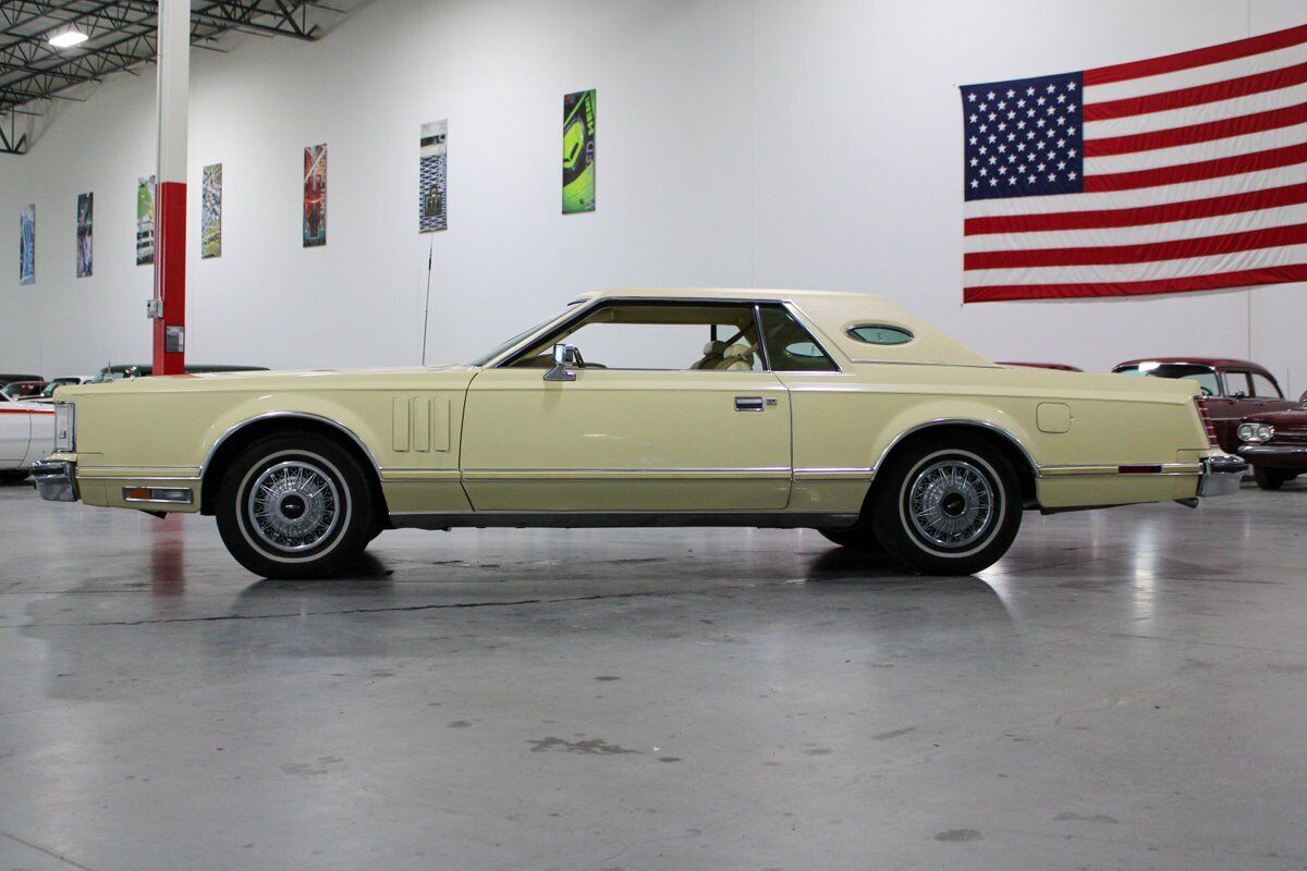 Lincoln-Mark-Series-Coupe-1979-Cream-Tan-22418-1