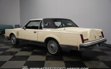 Lincoln-Mark-Series-Coupe-1982-Pastel-French-Vanilla-Blue-17943-11