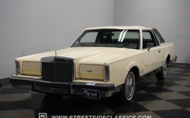 Lincoln-Mark-Series-Coupe-1982-Pastel-French-Vanilla-Blue-17943-6