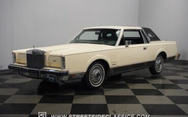 Lincoln-Mark-Series-Coupe-1982-Pastel-French-Vanilla-Blue-17943-7