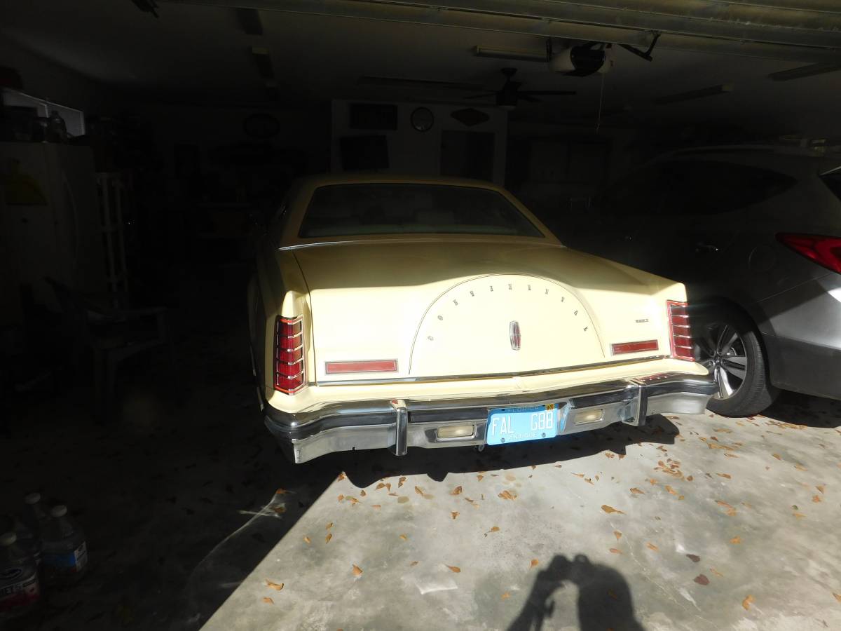 Lincoln-Mark-v-1978-yellow-65983-19