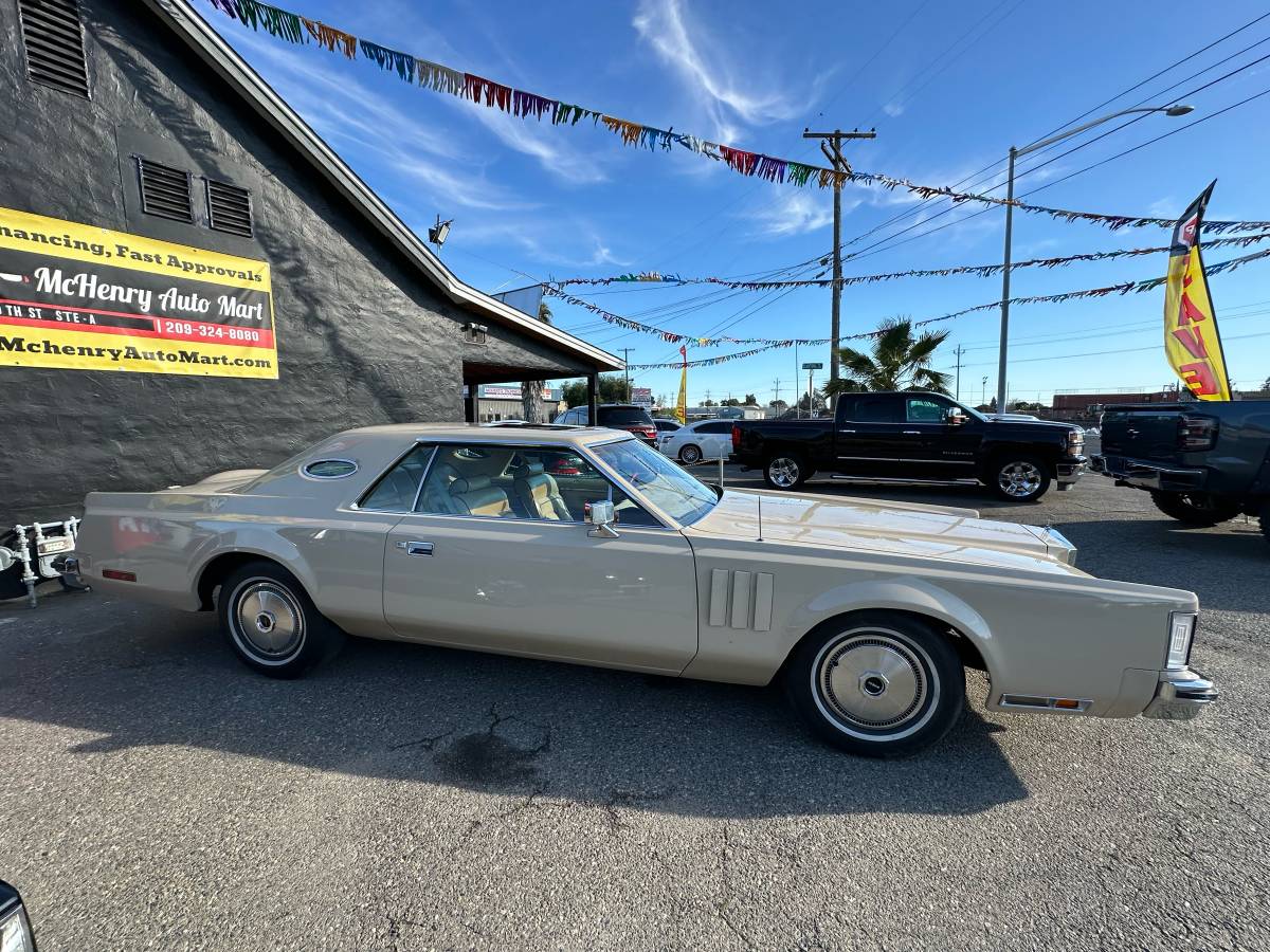 Lincoln-Mark-v-1979-yellow-182778-20